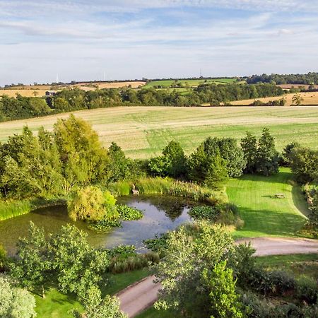 Отель 14 Acres - Luxury Countryside Retreats Маркет-Харборо Экстерьер фото